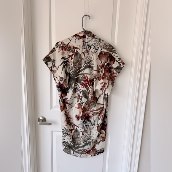 Dress Forum Kimono Dress Size S. perfect for a cover up, shirt or dress! - Picture 5 of 6